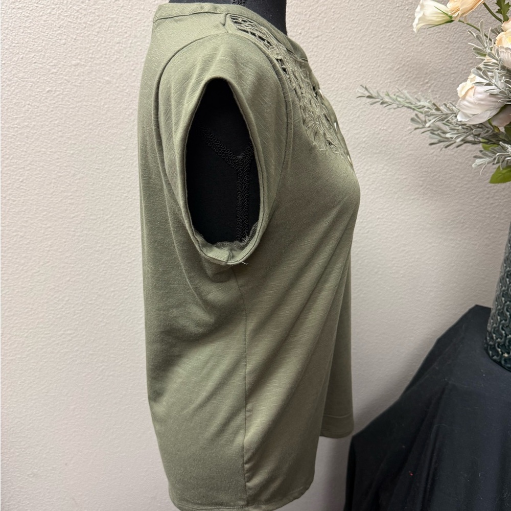 NWT Fyve Olive Lace Henley Tee Boho Crochet Cutout Top Small - Picture 4 of 8